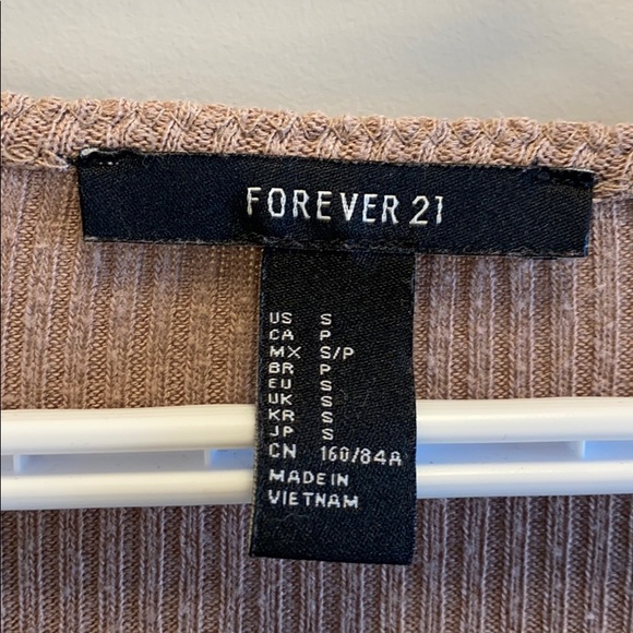 Forever 21 Crop Long Sleeve - Picture 2 of 2